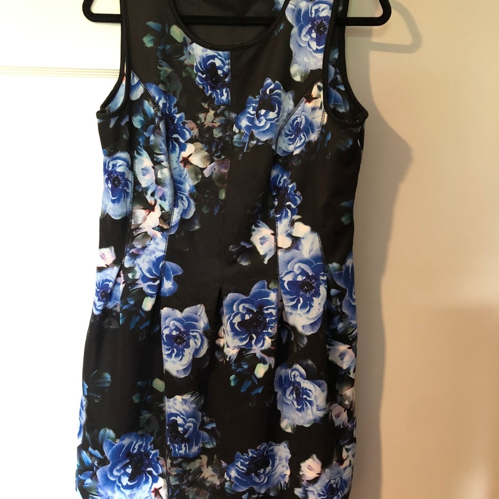 Apt. 9 Black Dress Blue Floral Pattern (w/POCKETS)